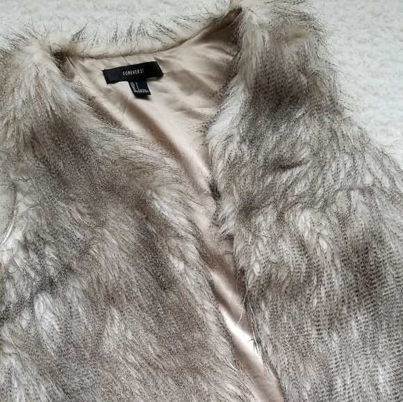 2×($20) FAUX FUR VEST BY FOREVER 21, TAN SIZE L - Picture 3 of 8